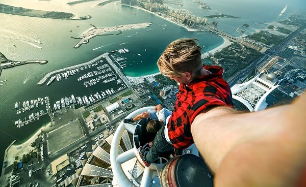 6. На отпуске у русских отключается инстинкт самосохранения