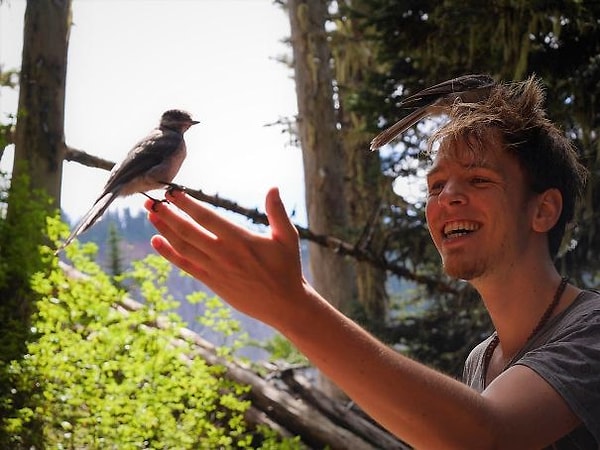 10. "Не совсем уверен, похож ли я на диснеевскую принцессу или на пугало"