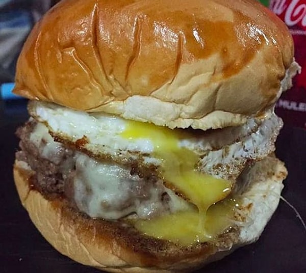 10. Бургеры с яйцом вы наверняка тоже любите...