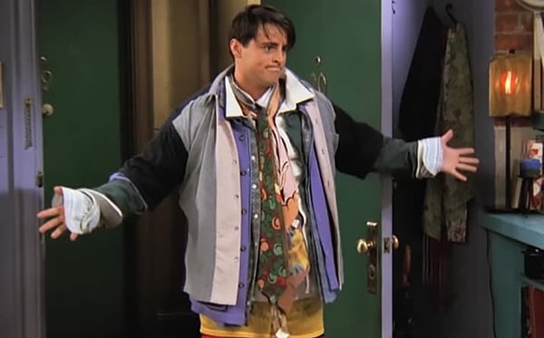 12. Несмотря на огромные счета за отопление, зимой приходится спать под 10-ю одеялами