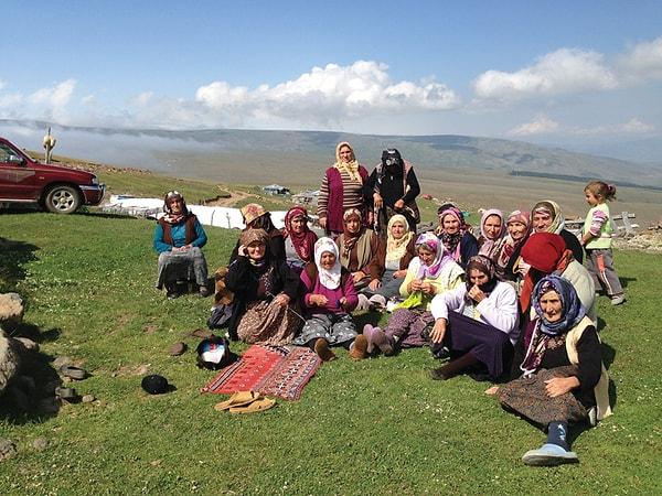 Türkiye’de yaşayan Hemşinliler yüzyıllar önce İslamiyetle tanışmış ve zaman içerisinde müslümanlığı benimsemiş bir topluluk…