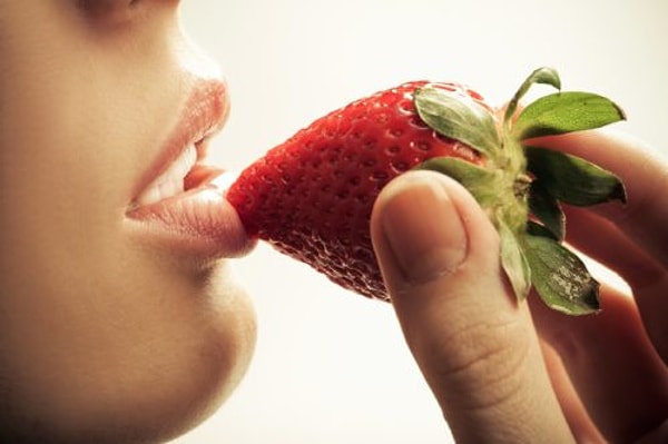 5. Клубника, мёд и сок алоэ вера