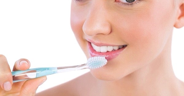 8. Массаж зубной щёткой