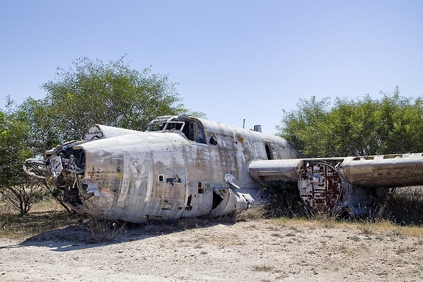 1. То, что осталось от Авро Шеклтон, - противолодочного самолета ВВС Великобритании