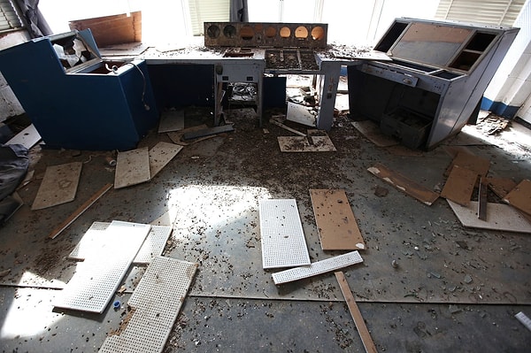 12. Сама вышка в руинах