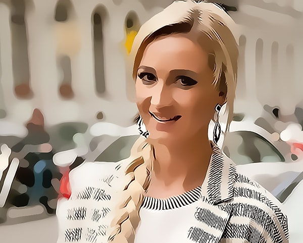 5. А кто эта блондинка?