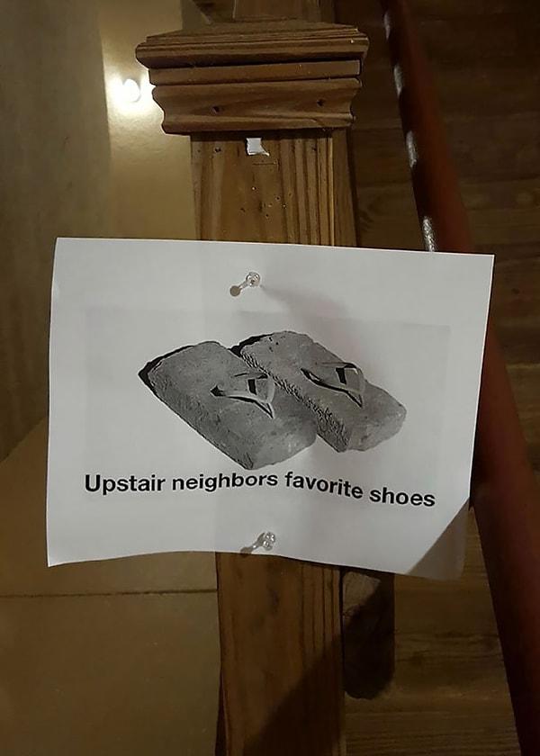 14. "Üst kat komşumun en sevdiği ayakkabılar:"
