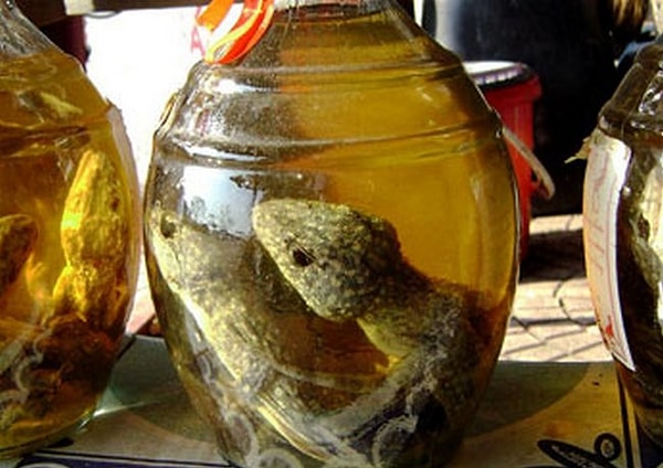 2. Ликер "Три ящерицы"