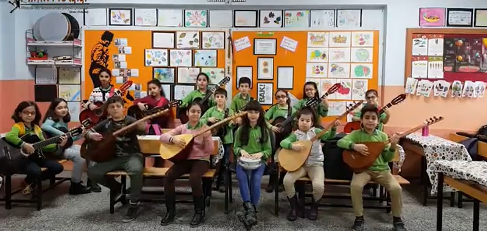 Öğrencilerine Müzik ile Fen Bilimi Öğreten Mükemmel Öğretmen