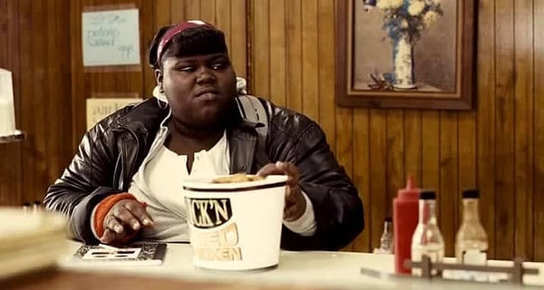 6. Вам кажется, что люди осуждающе смотрят на вас, когда вы едите в общественном месте