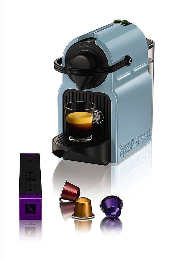 15. Nespresso ile en iyi kahveyi içerken, farklı renk seçenekleri ile mutfağınıza farklı bir hava katın!