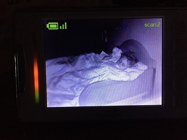 6. Вот так живёшь и не знаешь, что у твоего ребёнка чёрные глаза 👽