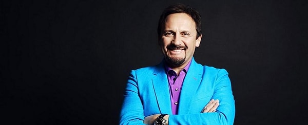 6. Скажете, сколько лет Стасу Михайлову?