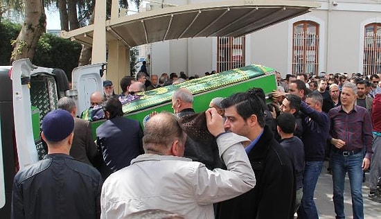 Türkiye'de Sıradan Bir Gün: Cemaat Cenaze Namazını Kıldı, Mezarlığa Gitti, Tabut Boş Çıktı