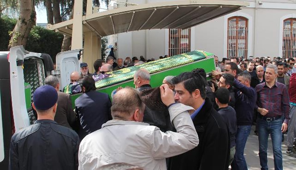 Türkiye'de Sıradan Bir Gün: Cemaat Cenaze Namazını Kıldı, Mezarlığa Gitti, Tabut Boş Çıktı