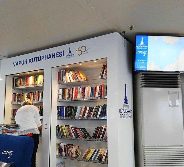 9. İzmir'deki vapurlarda mini kütüphaneler açıldı. Örnek bir uygulama. 📚