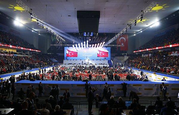 Kurultay Ankara Spor Salonu'nda gerçekleştirildi.