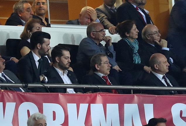 Kurultayda en dikkat çeken isim ise AKP kurucularından Abdüllatif Şener oldu.
