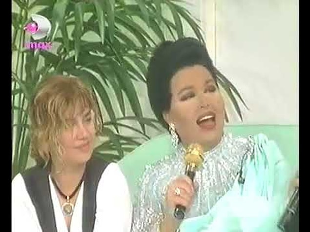13. Dönemin rüzgarına kapılarak başladığı show’un ardından 2000’li yıllarda ses yarışmalarında jüri üyesi olarak boy gösterdi ve diva olarak da tam olarak bu dönemde anılmaya başladı.