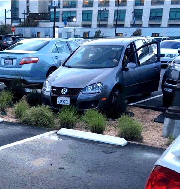 3. Pardon da bir insan(!) nasıl böyle park edebilir?