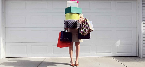 17. Если вам навстречу идет кто-то, неся что-то в руках, то дайте ему пройти, а если есть дверь, то откройте ее.