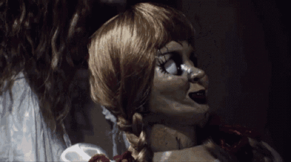 Tabii filmde daha korkunç bir görünüme sahipti Annabelle!