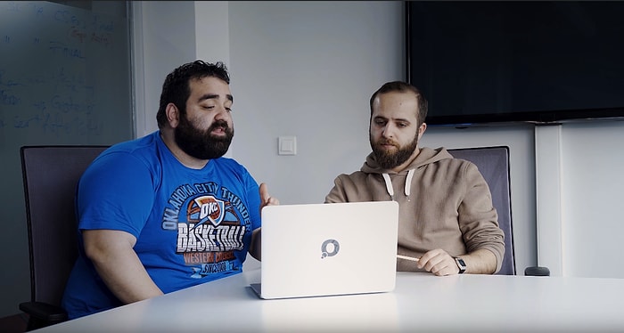 Yakışıklı Bir Erkek Olmanın Zorlukları