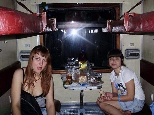 13. Девичник в самом разгаре