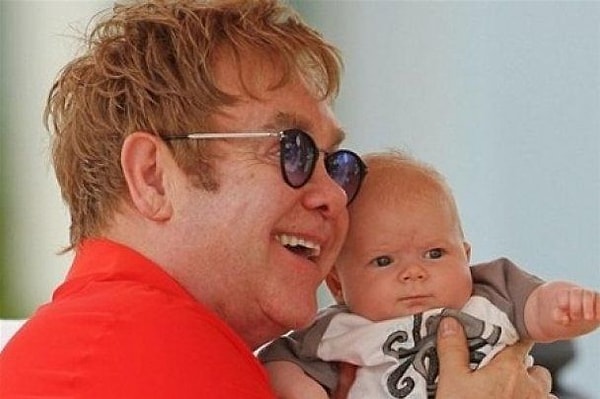 7. Элтон Джон