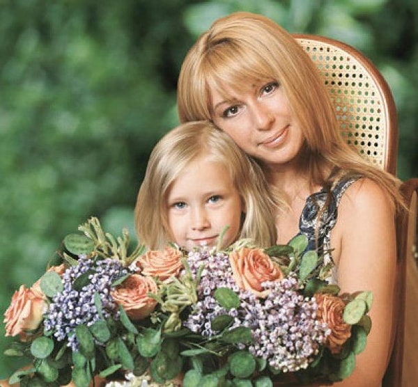 9. Алена Апина