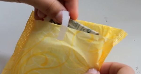 8. Не знаете, куда спрятать деньги во время путешествия? Положите купюры в конверт с прокладкой. Воры точно не догадаются, где хранится ваше богатство.