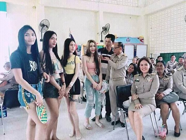 Вот так весело и интересно проходит призыв в тайскую армию 😉