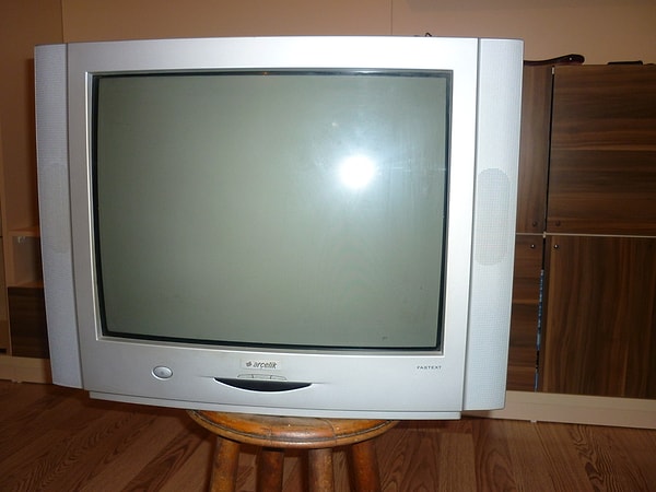 21. "Büyük ekran televizyon" denilince aklınıza sadece 55 ekran tüplü televizyon geldiyse...
