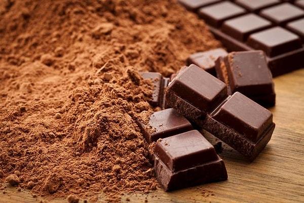 15. Bugünkülere benzeyen tablet çikolata ilk olarak 1847’de imal edildi. Çikolata bundan önce bir içecekti.