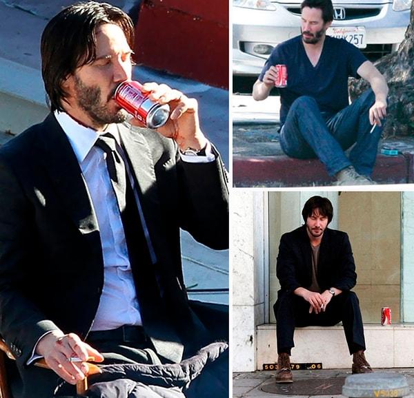 21. "Keanu Reeves kola ve sigara molası veriyor."