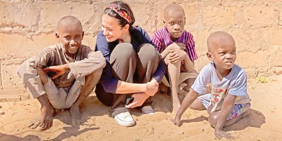 “Bir Kişi Dünyayı Değiştirebilir” Dedi, ABD’den Ödül Aldı: Kendini Çocuklara Adayan Ece Çiftçi Göğsümüzü Kabartıyor!