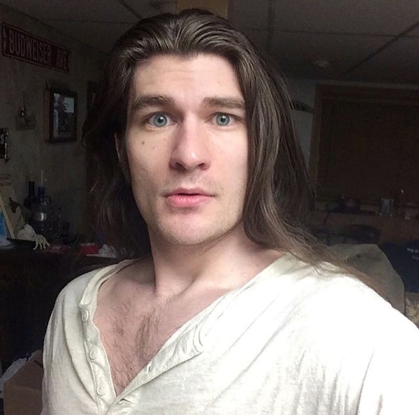 4. А вот, кстати, и его косплей на этого персонажа 😉