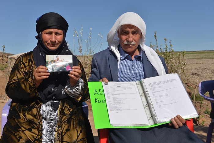 Kız Çocuğu Olarak Kayıtlara Geçen ve ‘Pembe Kimlik’ Verilen Erkeklerin Hikâyesi