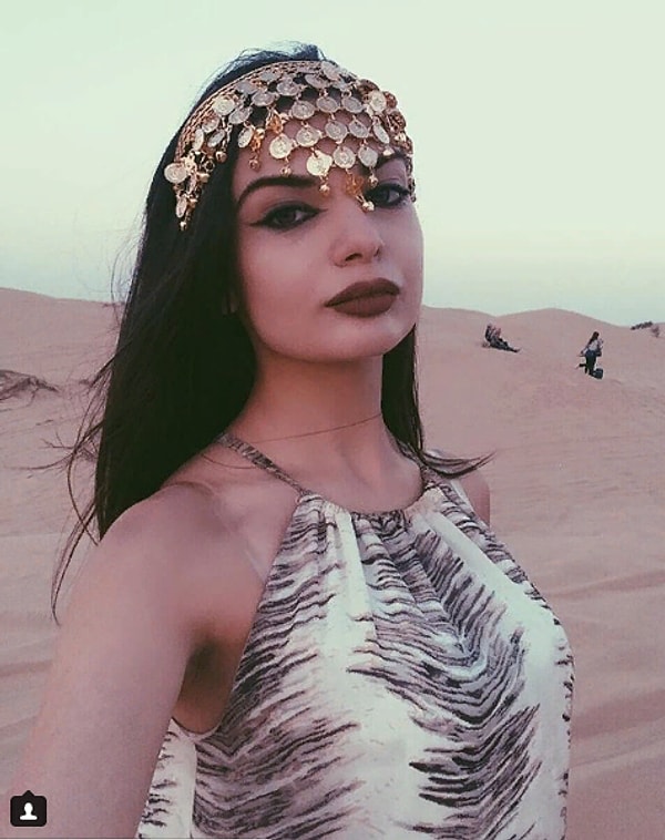 6. Зная недвусмысленное отношение соотечественников к открытому телу, Диана пыталась уговорить жюри позволить ей появиться в слитом купальнике, но это противоречит правилам конкурса, так что ей отказали.