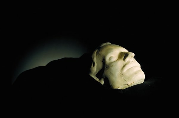 5. Куда делся череп?