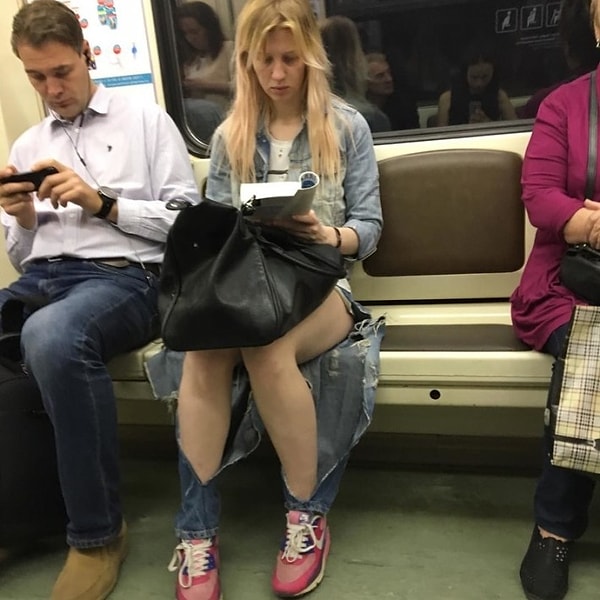 5. Рваные джинсы - это модно, но не настолько же.