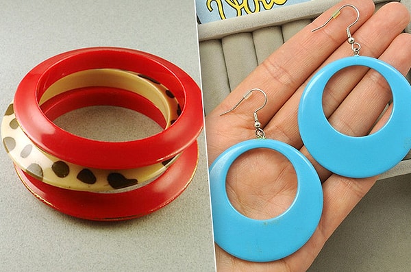 8. Украшения из дорогих металлов могли позволить себе не все. Поэтому пластмассовая бижутерия была на волне популярности: клипсы, браслеты, бусы... Дешево и сердито.