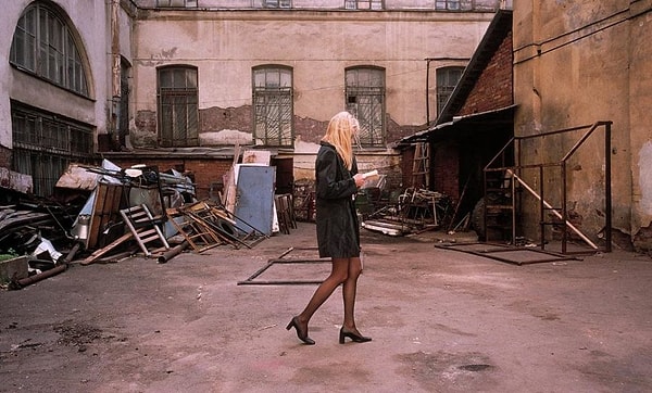 9. И сделать серию фотографий, которые показывают Россию на перепутье.