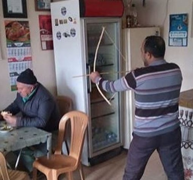 9. O tostu bırak yoksa kalbine yersin oku.