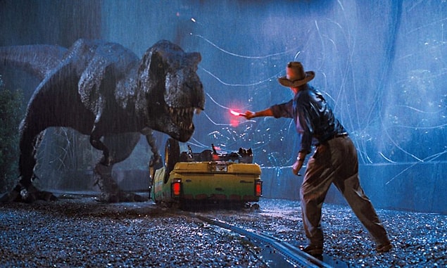 15. Evin balkonundan bile bir dinozorun kafasını uzatıp içeri gireceğine ciddi ciddi inandığımız Jurassic Park