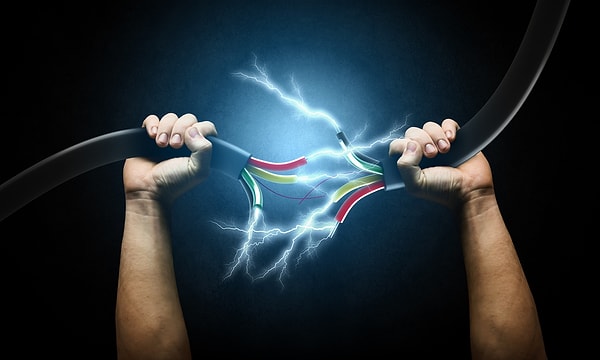 2. Ученый, в честь которого названа единица измерения силы тока, - это...