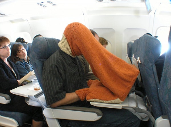 9. Что он там такое печатает? Письмо в ФБР?