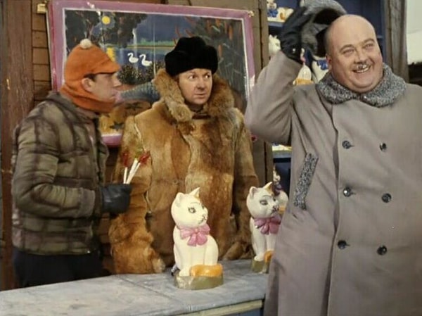 2. А кто являлся режиссером ленты?