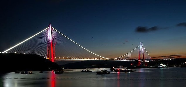 Önce Anadolu yakasına geçip, tekrar Avrupa'ya dönmüş...