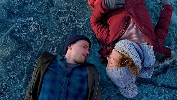 12. Кто сыграл главную женскую роль в фильме "Лед"?
